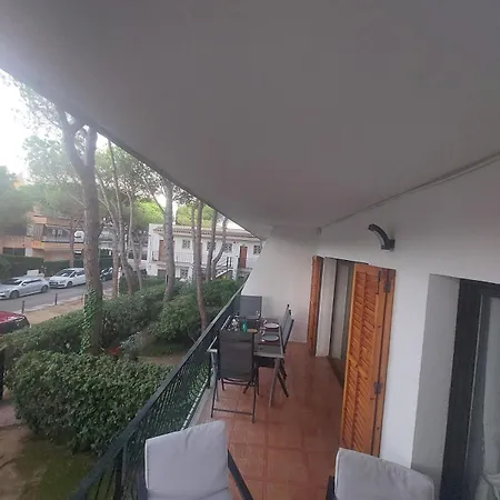 Moderne A 150 M De La - 2 Et Terrasse Apartment